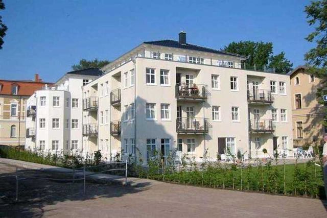 Villa Aquamarina, 1. REIHE, tw. SEEBLICK, LIFT, P/ Ferienwohnung an der Ostsee