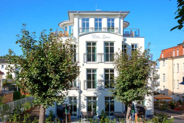 Villa Lara, STRANDNAH, teilw. SEEBLICK - Villa Lar Ferienwohnung in Ahlbeck Ostseebad