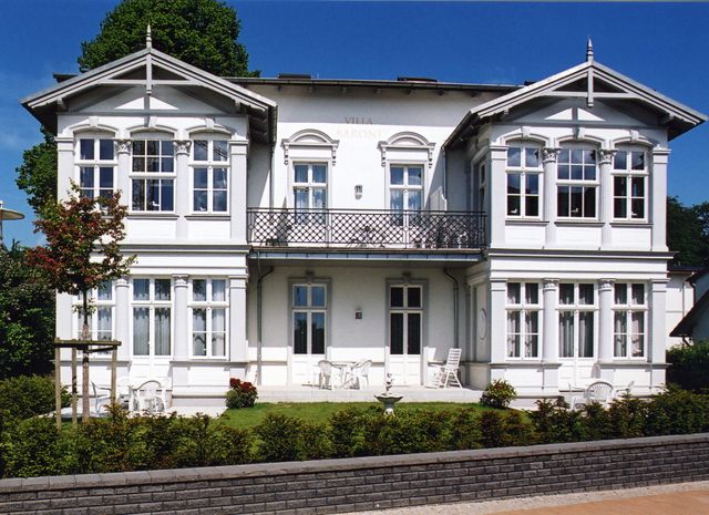 Villa Baroni - 200m vom Ostseestrand entfernt, WLa Ferienwohnung in Bansin Ostseebad