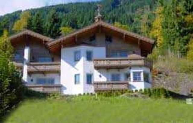 Chalet Bergzauber - Ferienhaus für 18 - 20 Pe Ferienwohnung in Europa
