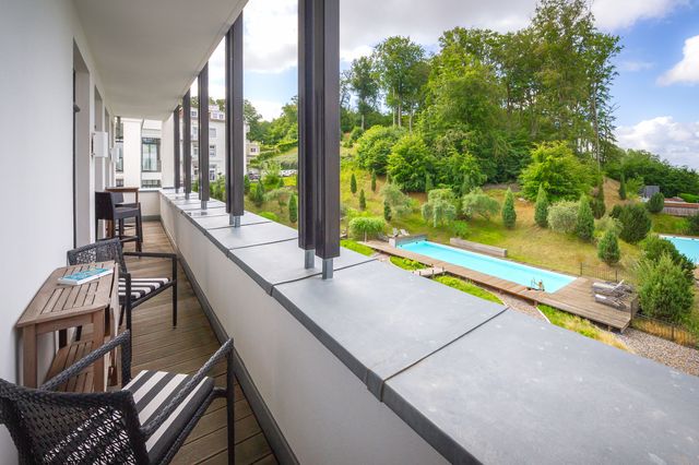 Balkon Poolseite